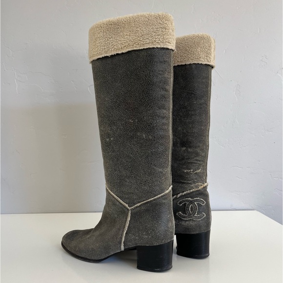 Auth CHANEL Shearling Boots - Picture 1 of 10